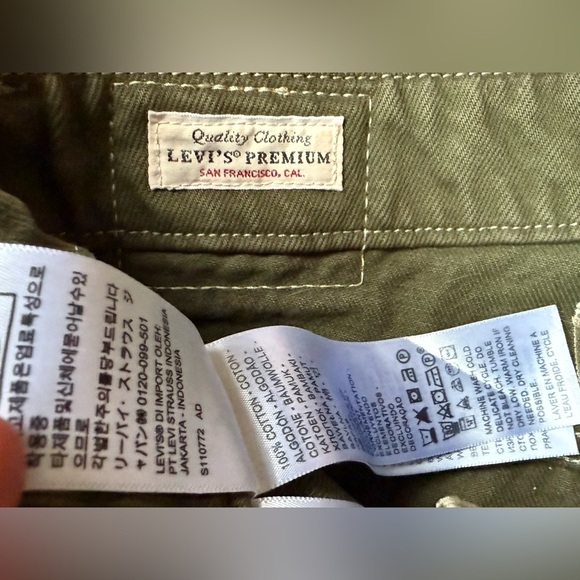 Levi's SIZE 27 Baggy Dad Olive Green Premium Denim Jeans - Picture 5 of 10